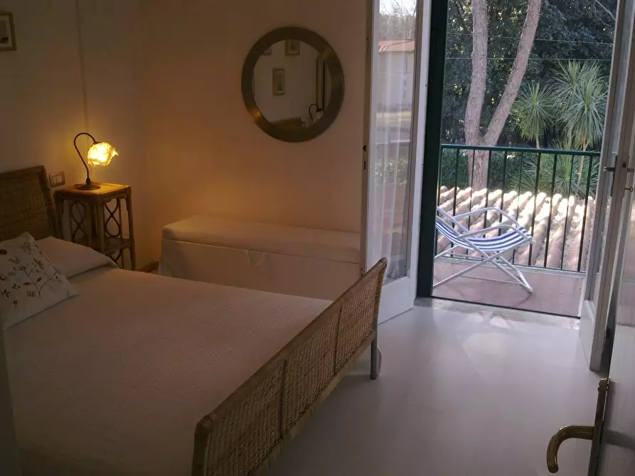 Immagine 3 di Appartamento in vendita  a Massa