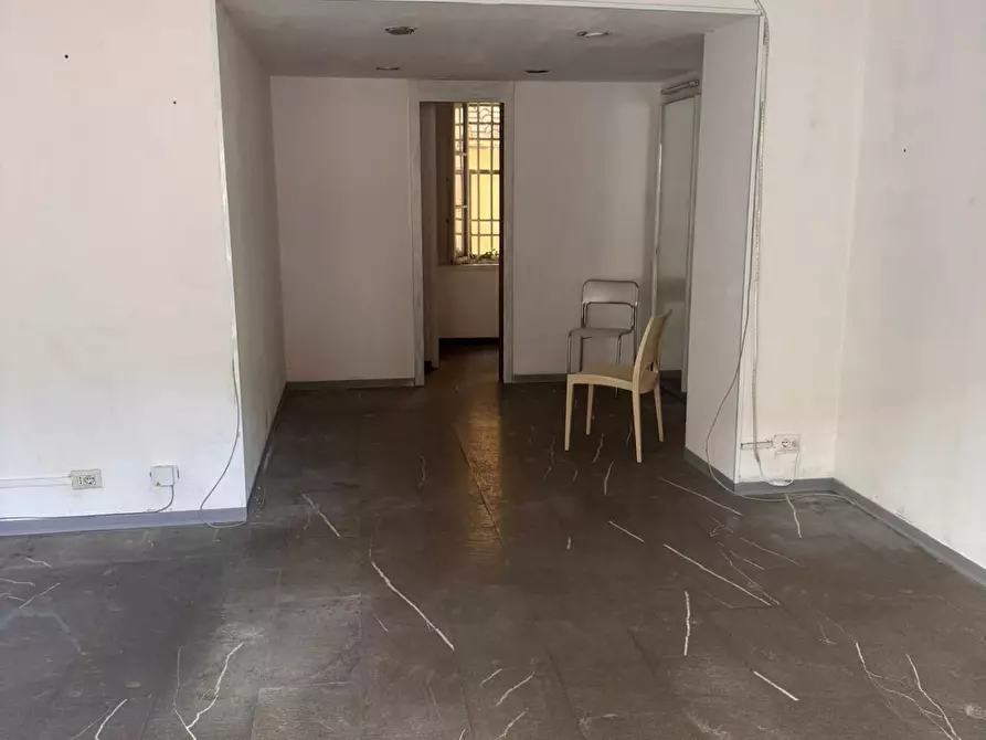 Immagine 5 di Locale commerciale in affitto  a Siena