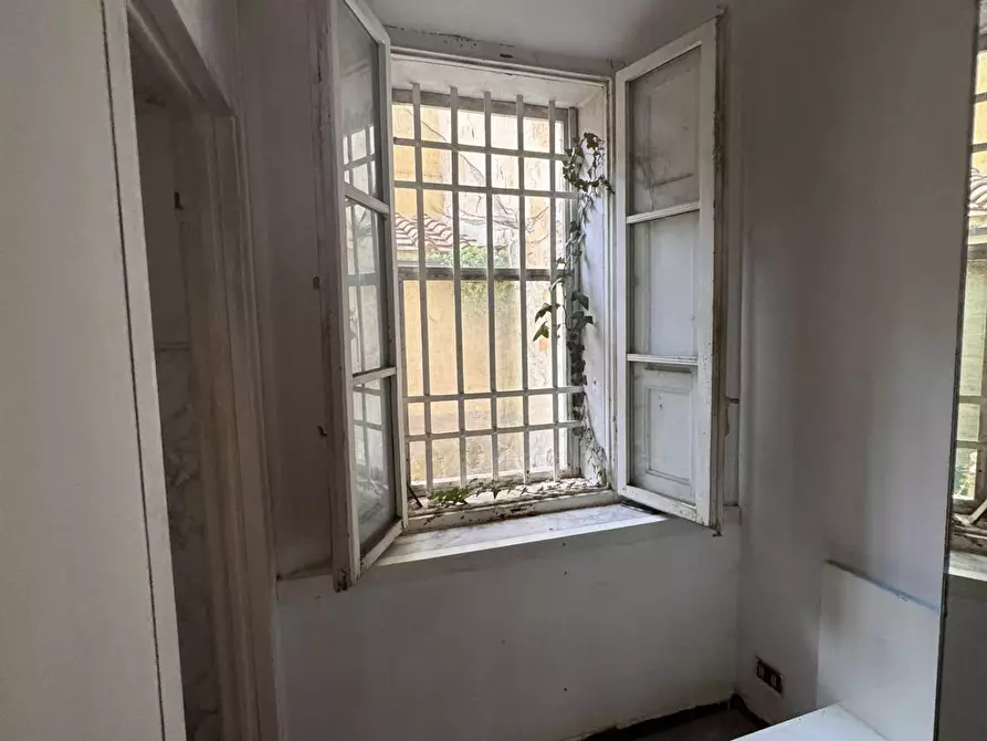 Immagine 6 di Locale commerciale in affitto  a Siena