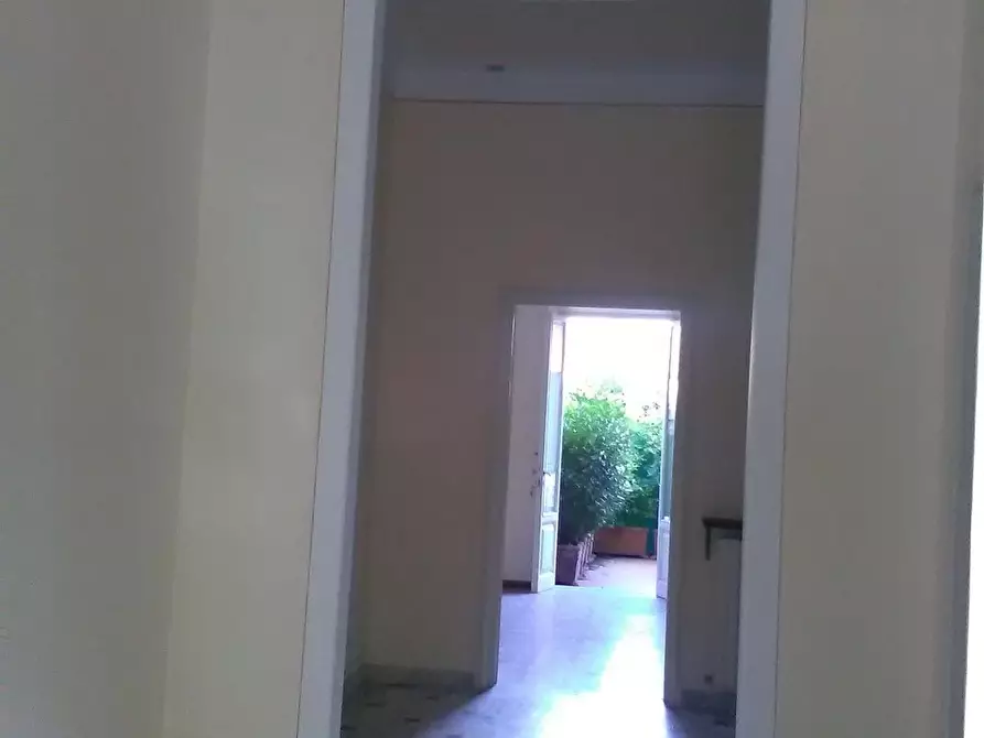 Immagine 1 di Ufficio in affitto  a Viareggio