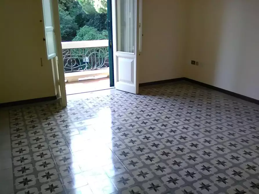 Immagine 23 di Ufficio in affitto  a Viareggio