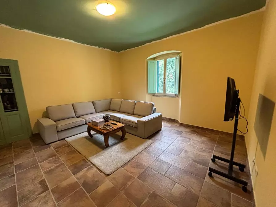 Immagine 3 di Casa semindipendente in vendita  a Massa