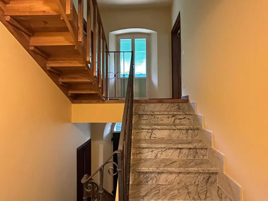 Immagine 4 di Casa semindipendente in vendita  a Massa