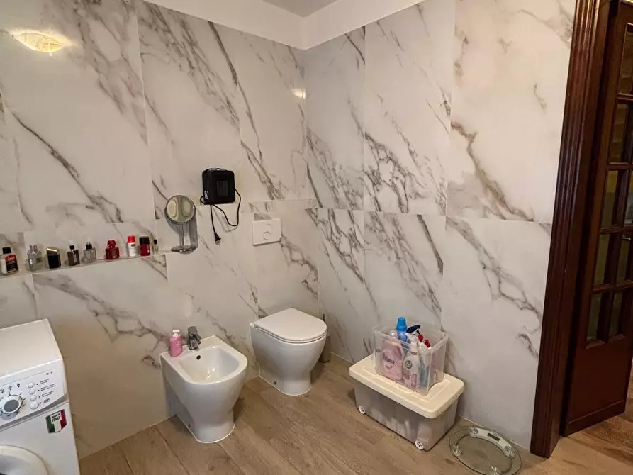 Immagine 11 di Casa semindipendente in vendita  a Massa