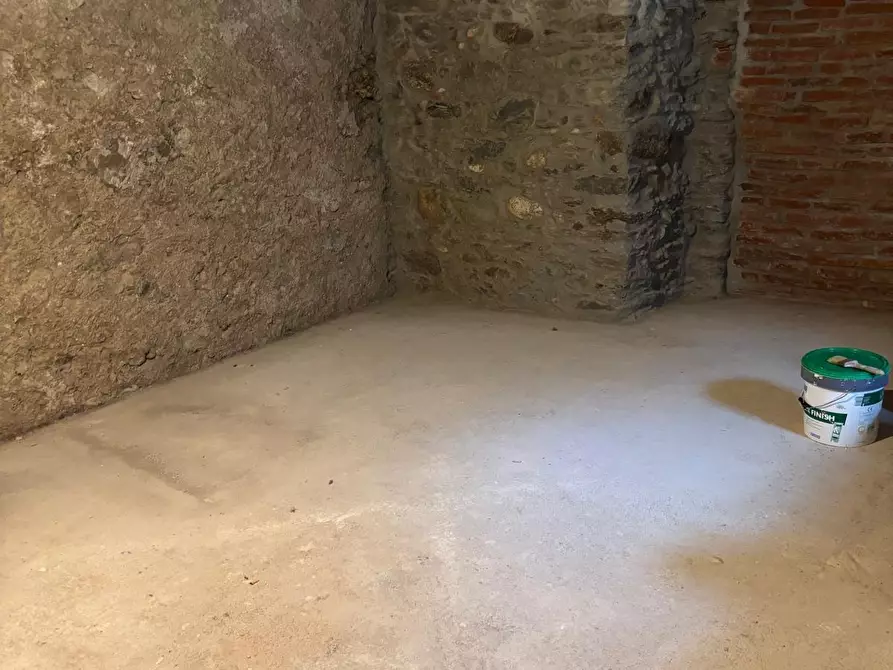 Immagine 17 di Casa semindipendente in vendita  a Massa