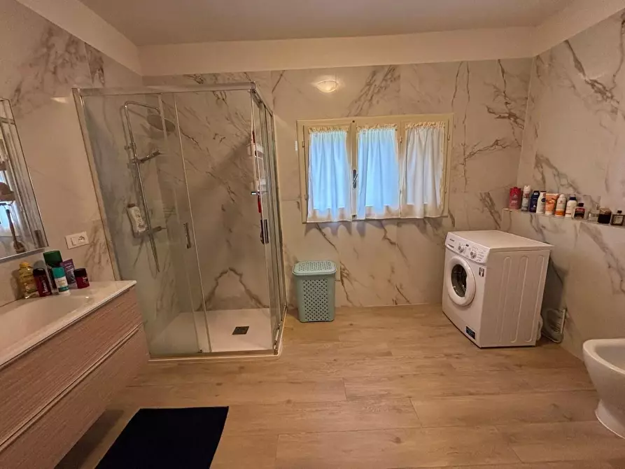 Immagine 9 di Casa semindipendente in vendita  a Massa