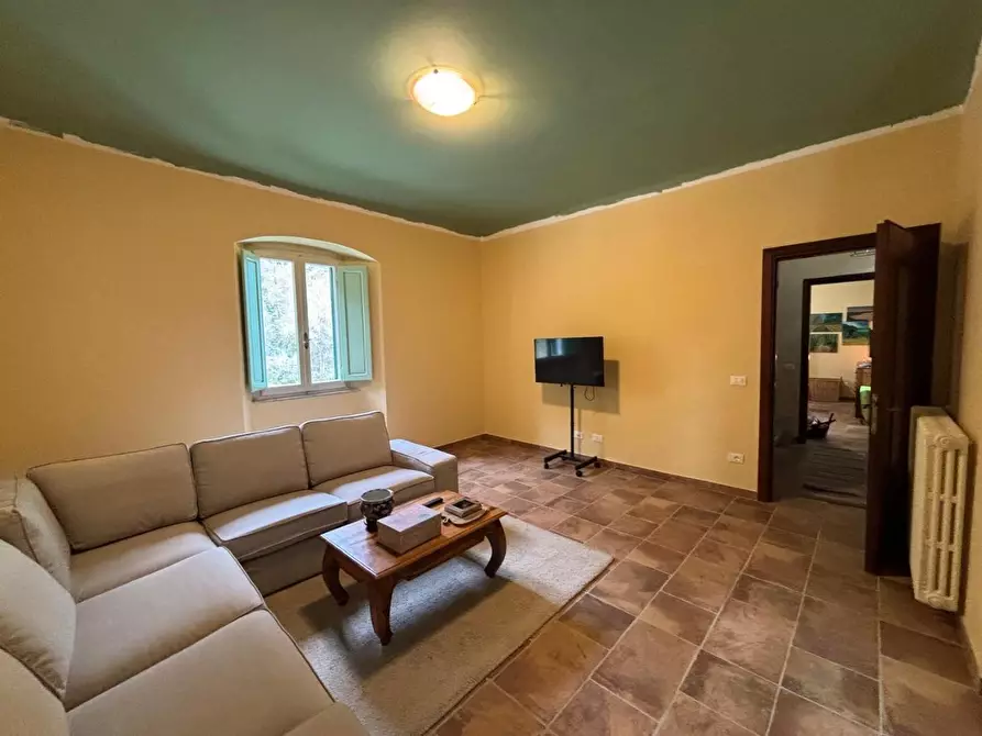 Immagine 2 di Casa semindipendente in vendita  a Massa