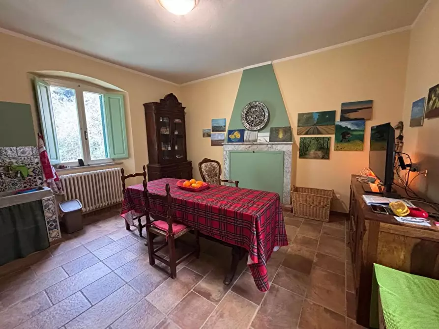 Immagine 1 di Casa semindipendente in vendita  a Massa