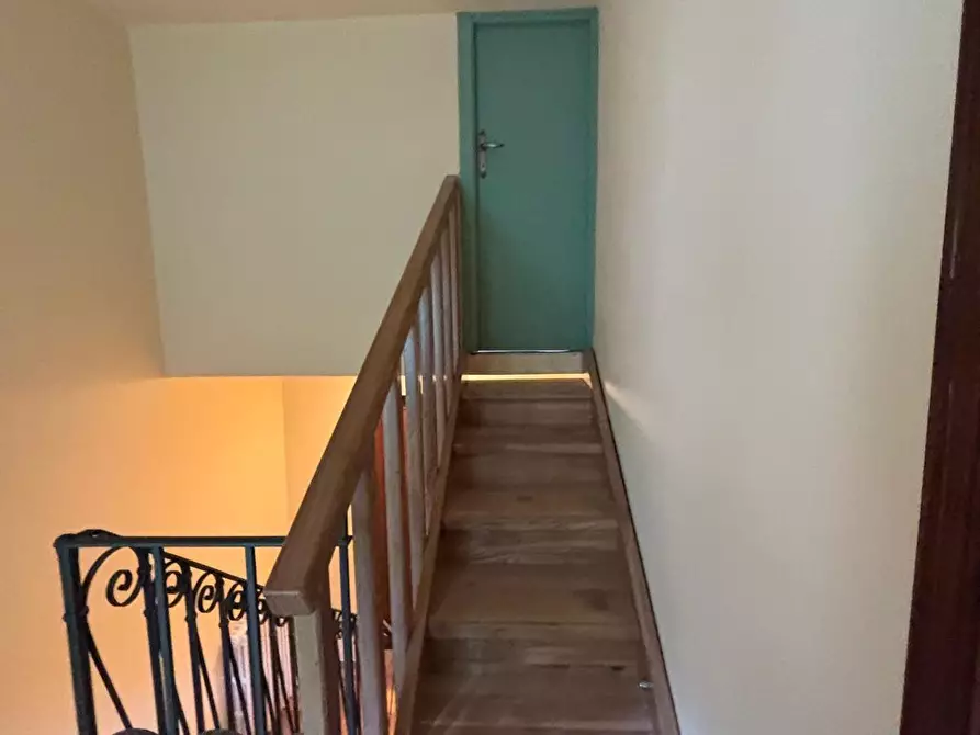 Immagine 8 di Casa semindipendente in vendita  a Massa