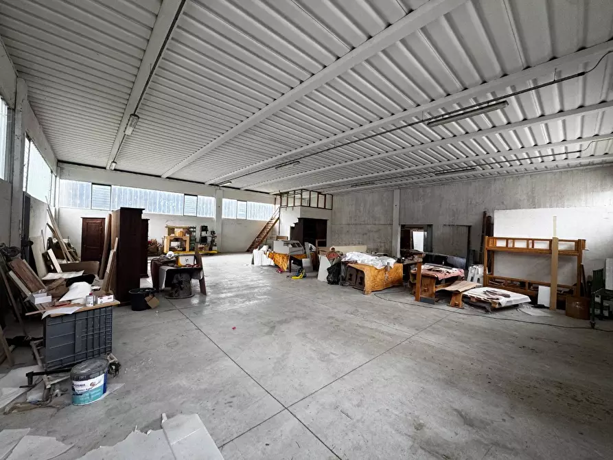 Immagine 1 di Attività artigianale in vendita  a Ponsacco