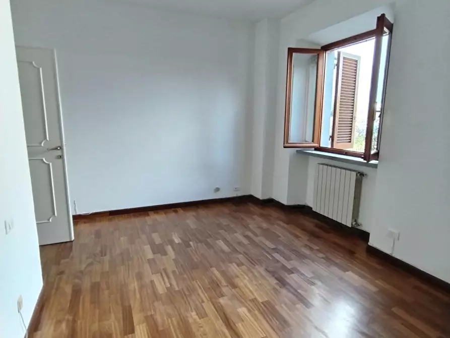 Immagine 30 di Appartamento in vendita  a Massa