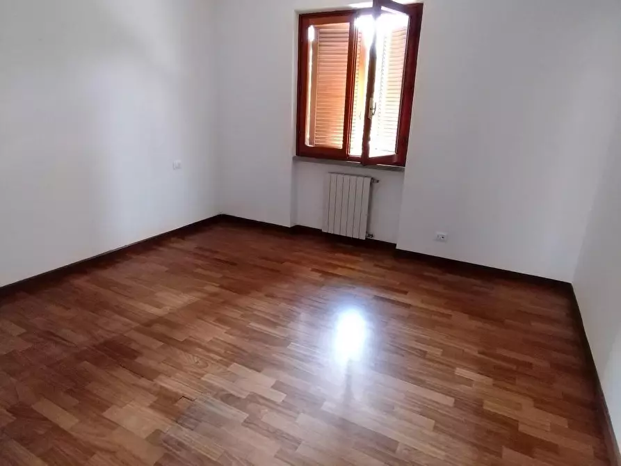 Immagine 33 di Appartamento in vendita  a Massa