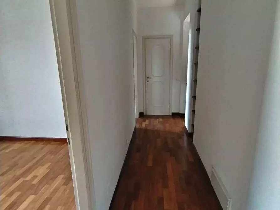 Immagine 23 di Appartamento in vendita  a Massa