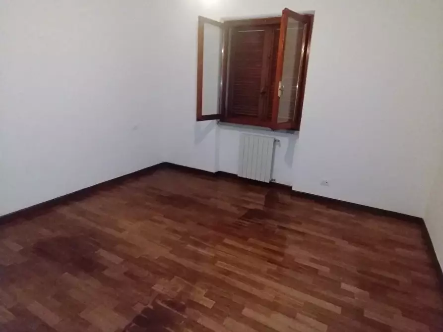 Immagine 38 di Appartamento in vendita  a Massa