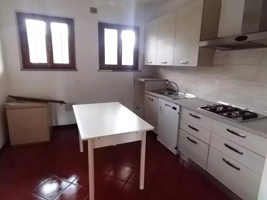 Immagine 19 di Appartamento in vendita  a Massa