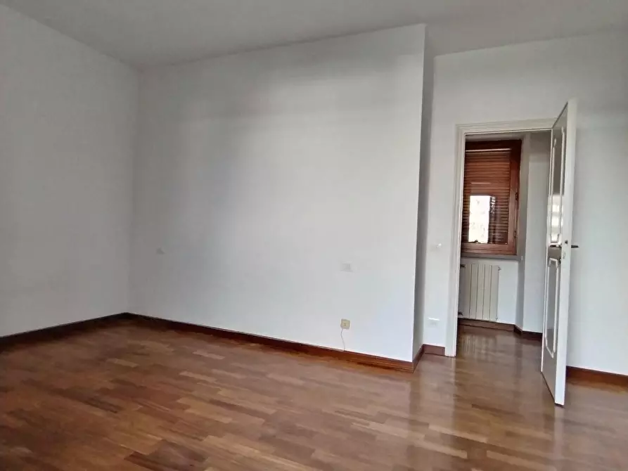 Immagine 29 di Appartamento in vendita  a Massa