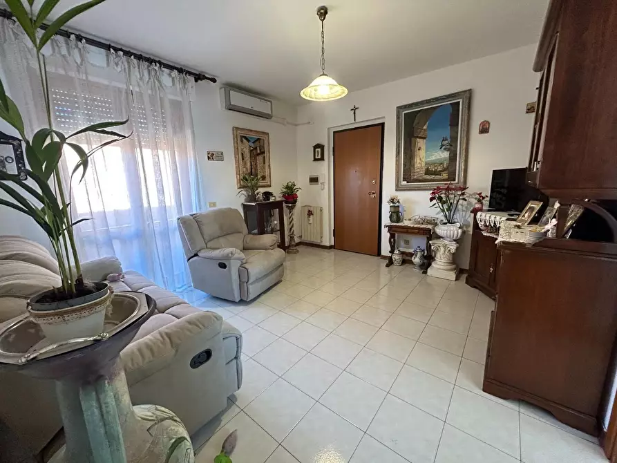 Immagine 1 di Appartamento in vendita  a Cascina