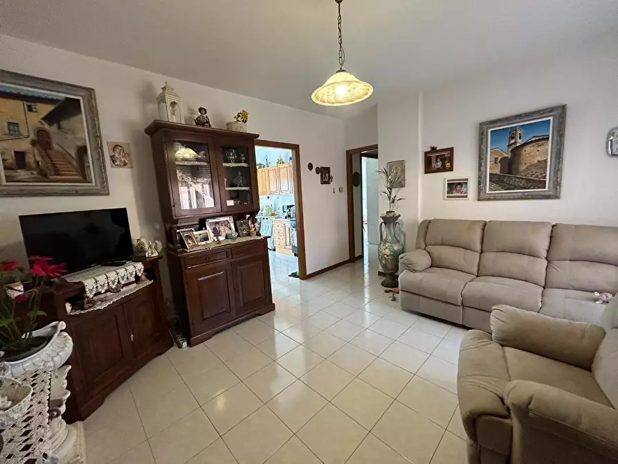 Immagine 2 di Appartamento in vendita  a Cascina