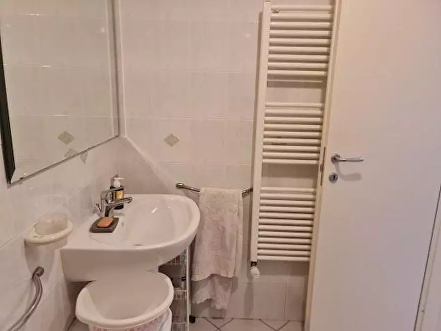 Immagine 18 di Casa semindipendente in vendita  a Carrara