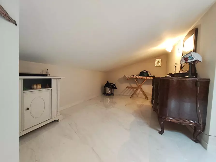 Immagine 49 di Villa in vendita  a Lucca