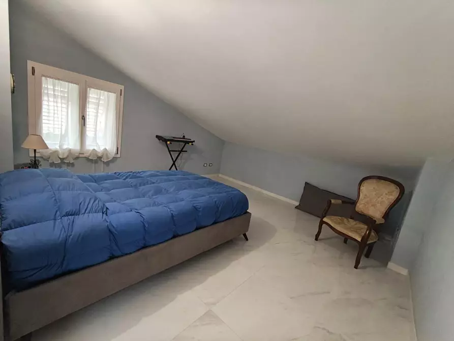 Immagine 47 di Villa in vendita  a Lucca