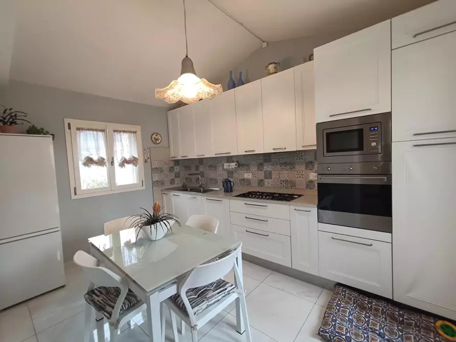 Immagine 37 di Villa in vendita  a Lucca