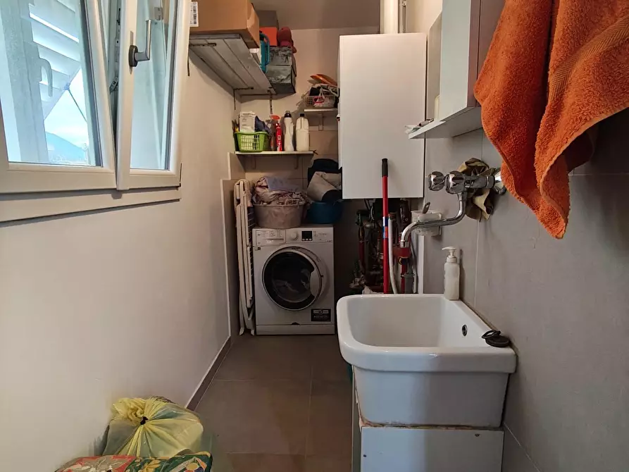 Immagine 21 di Villa in vendita  a Lucca