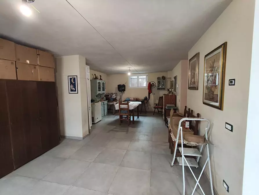 Immagine 17 di Villa in vendita  a Lucca