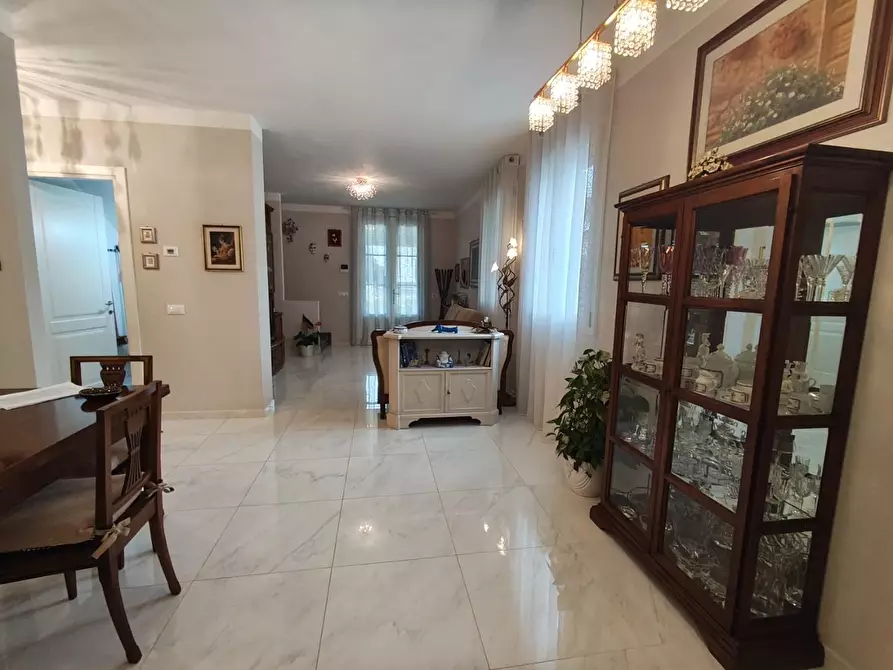 Immagine 32 di Villa in vendita  a Lucca