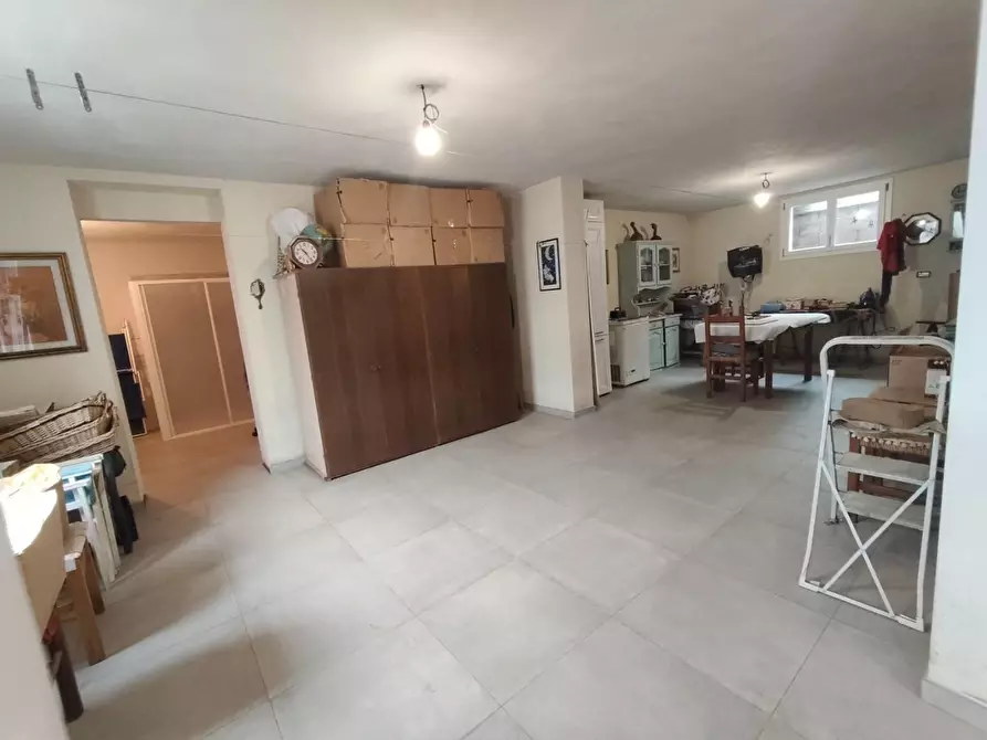 Immagine 16 di Villa in vendita  a Lucca