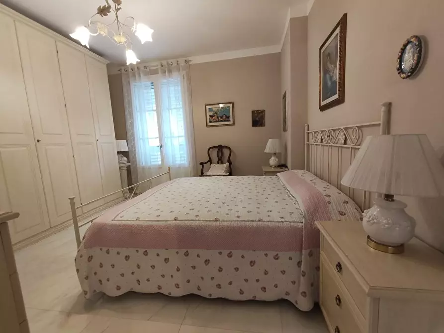 Immagine 23 di Villa in vendita  a Lucca