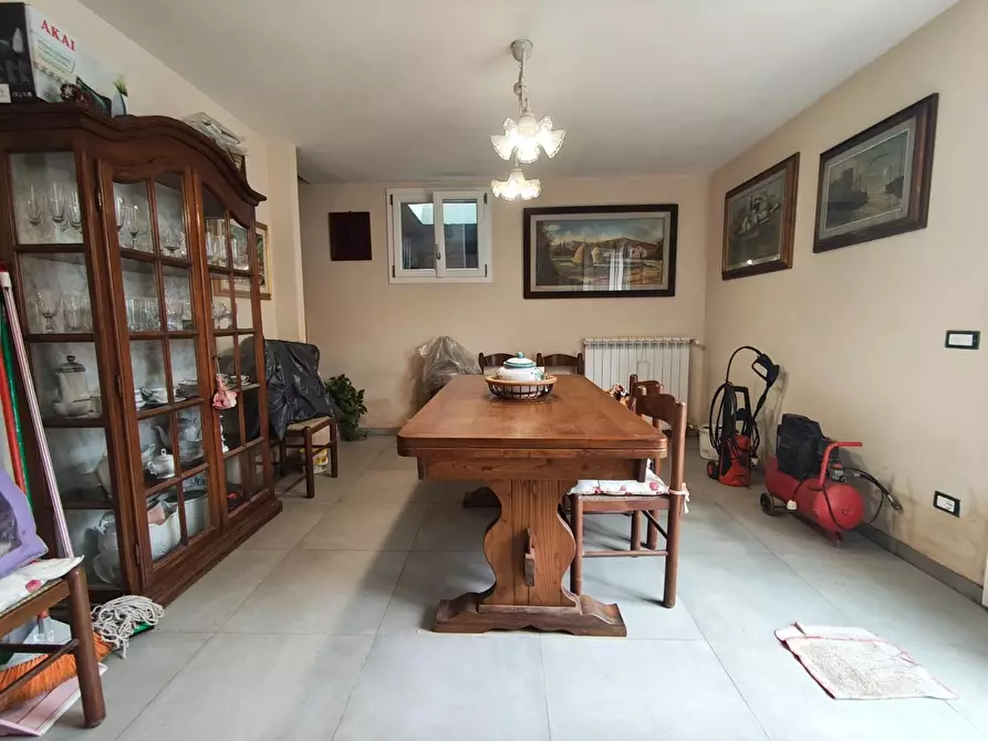 Immagine 9 di Villa in vendita  a Lucca