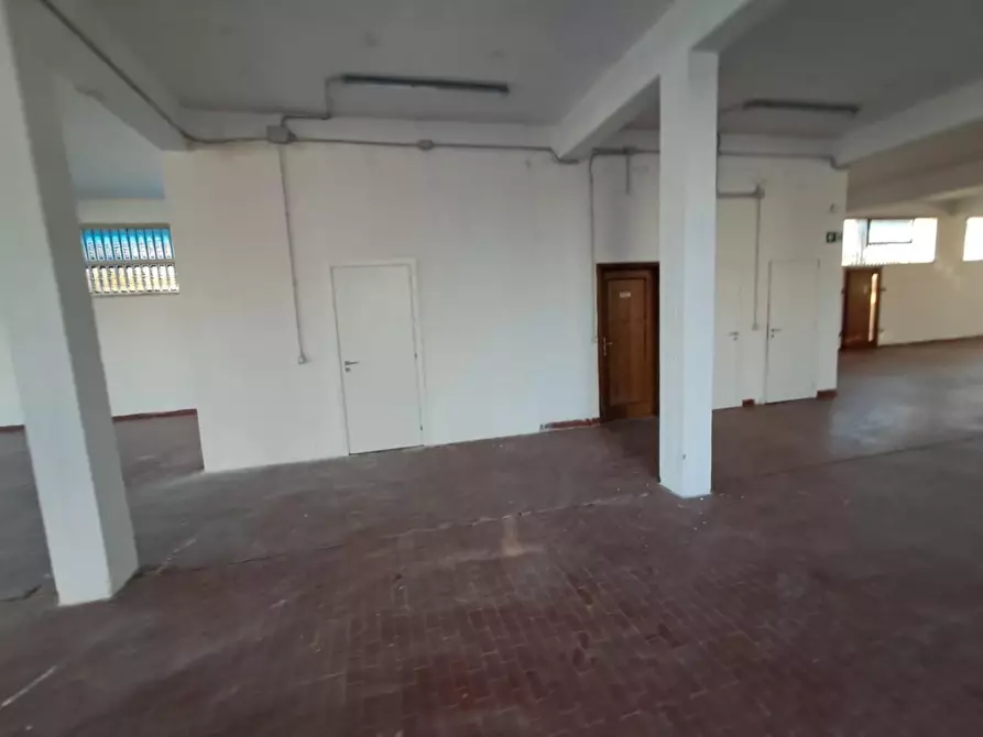 Immagine 4 di Capannone industriale in affitto  a Vicopisano