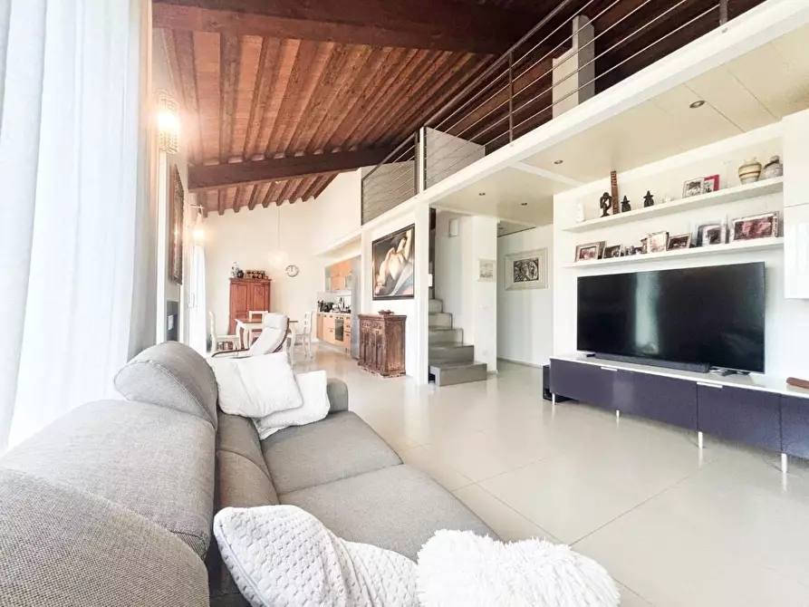 Immagine 2 di Villa in vendita  a San Miniato