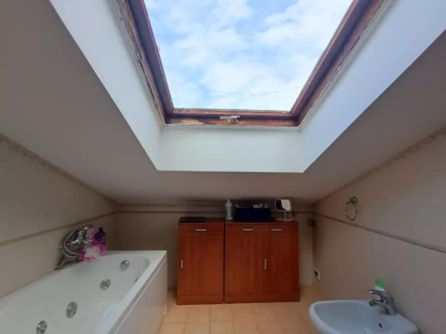 Immagine 43 di Appartamento in vendita  a Massa