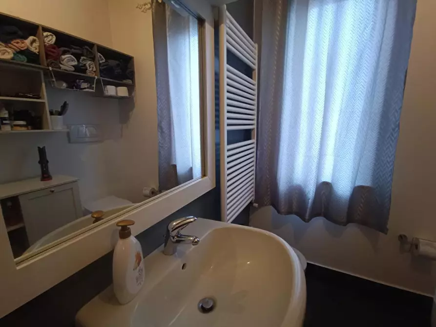 Immagine 21 di Appartamento in vendita  a Massa