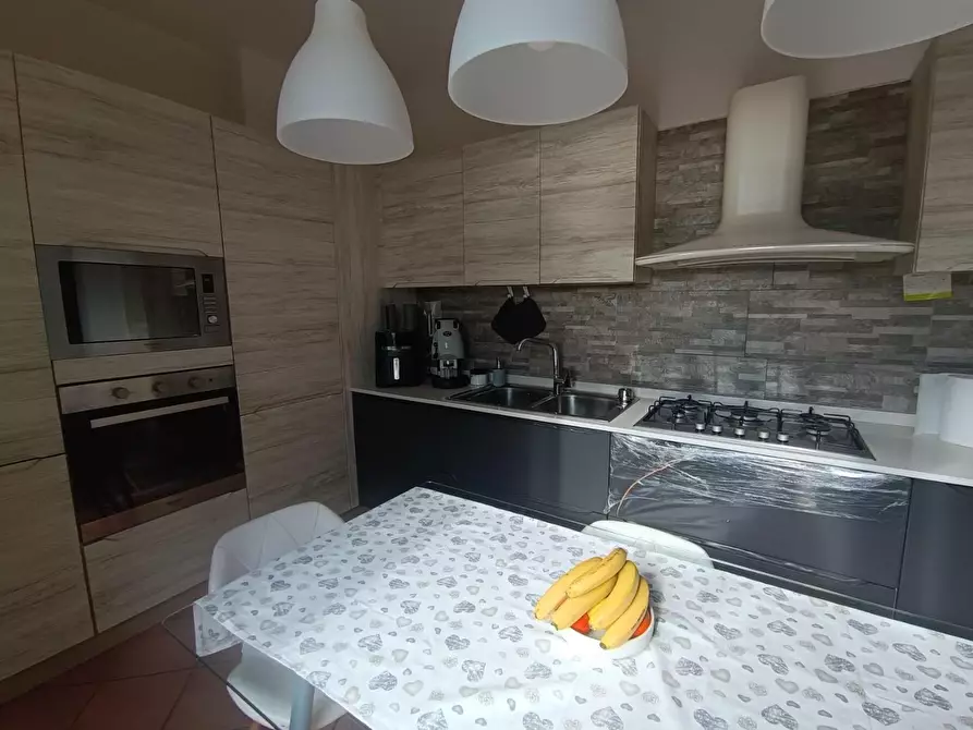 Immagine 11 di Appartamento in vendita  a Massa