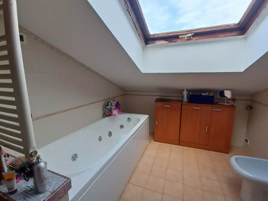 Immagine 44 di Appartamento in vendita  a Massa