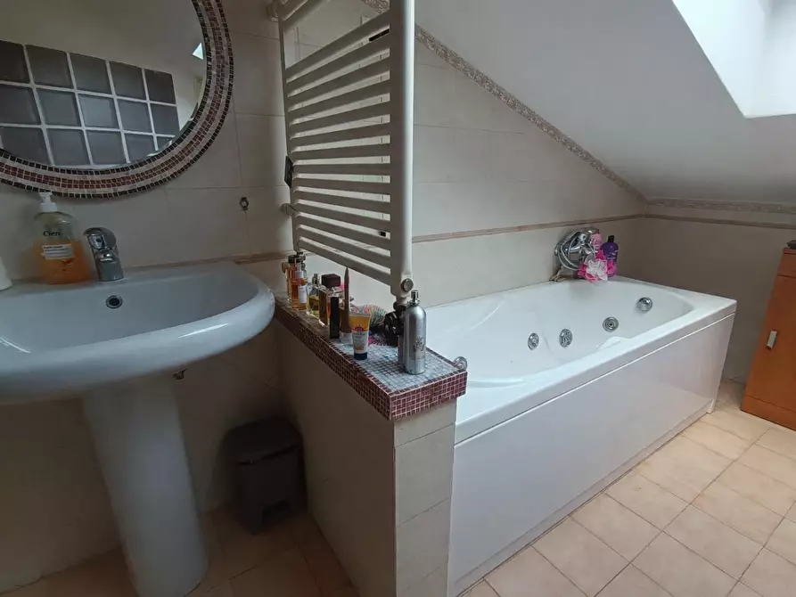 Immagine 47 di Appartamento in vendita  a Massa