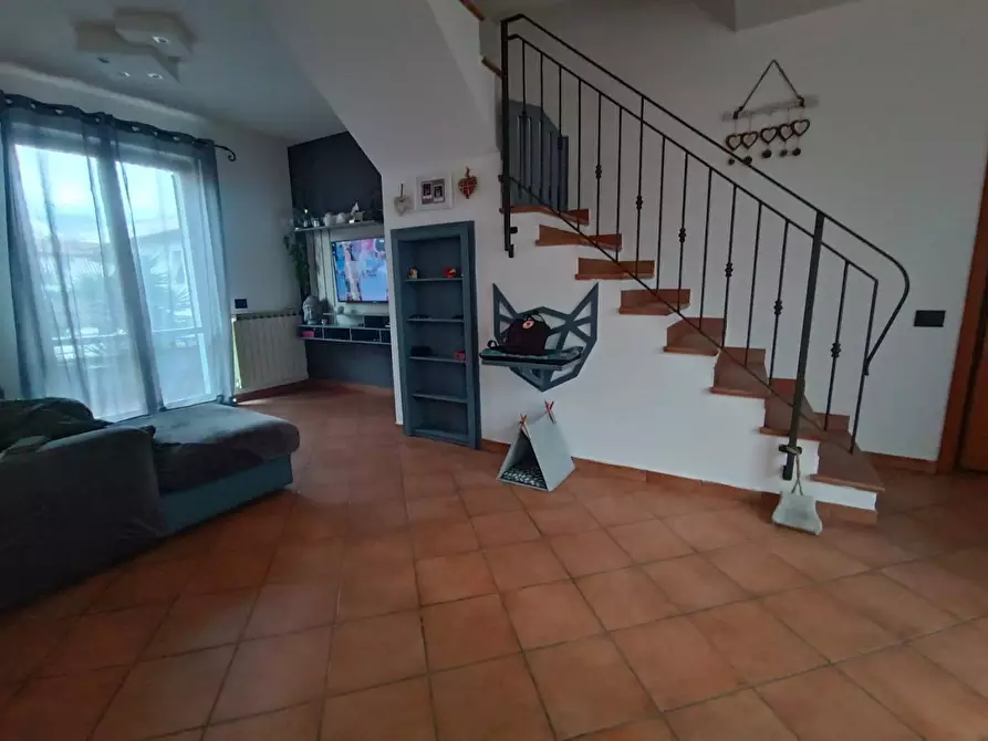 Immagine 2 di Appartamento in vendita  a Massa