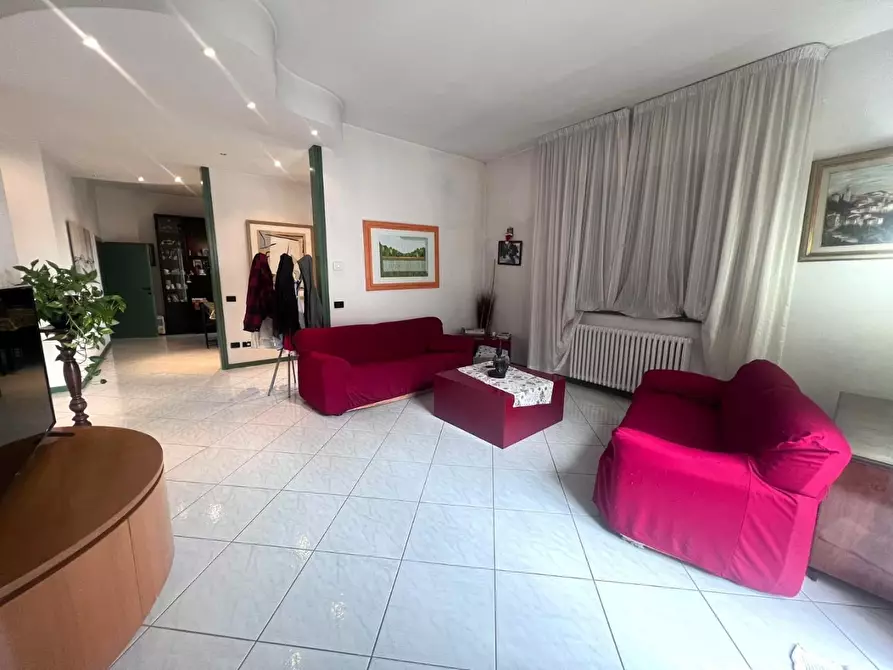 Immagine 8 di Villa in vendita  a Empoli