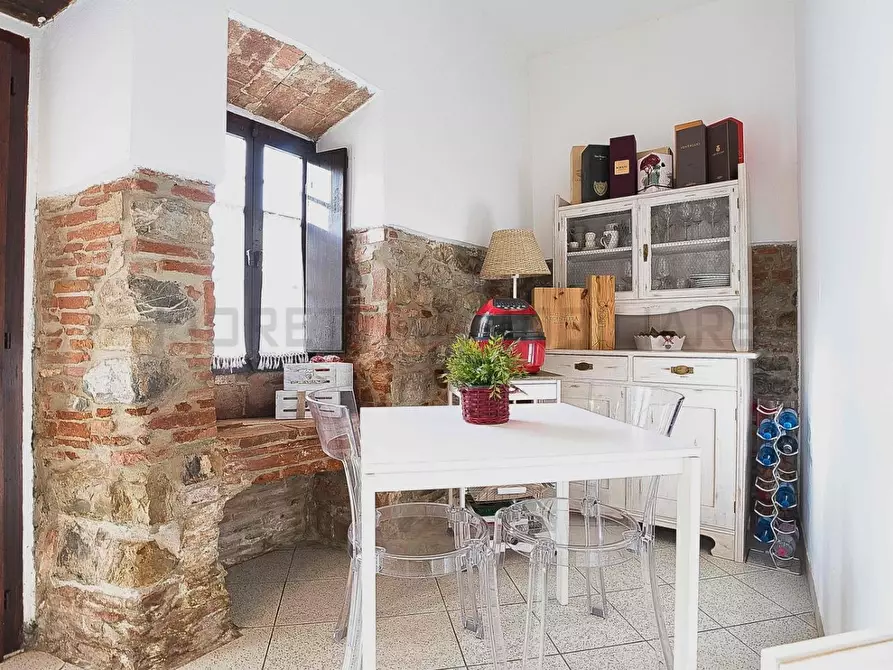 Immagine 12 di Appartamento in vendita  a Suvereto