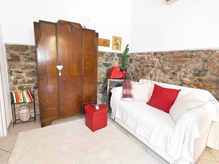 Immagine 1 di Appartamento in vendita  a Suvereto