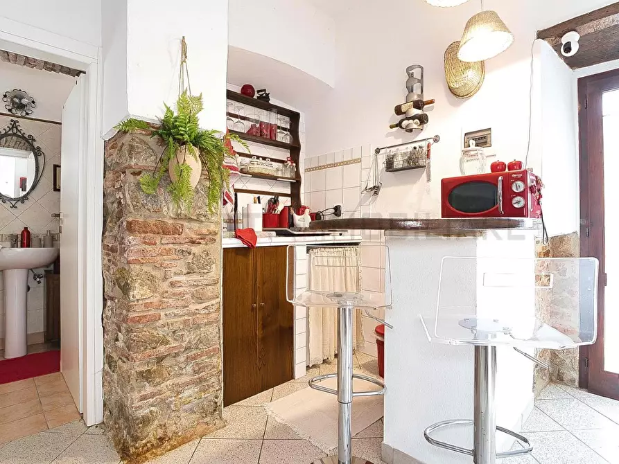 Immagine 15 di Appartamento in vendita  a Suvereto