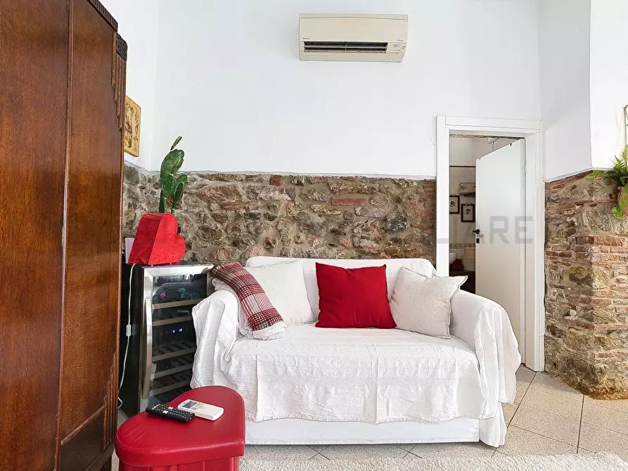 Immagine 3 di Appartamento in vendita  a Suvereto