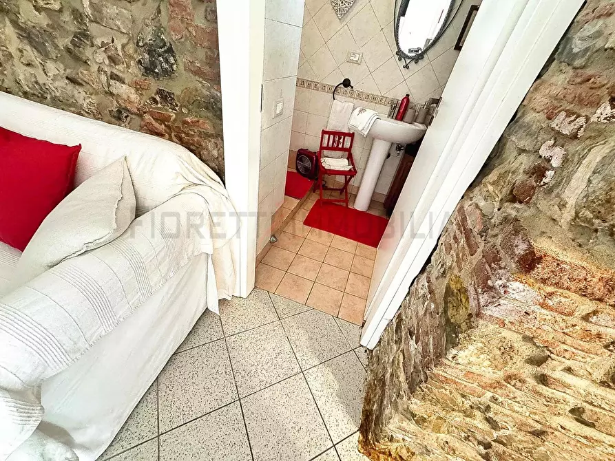 Immagine 38 di Appartamento in vendita  a Suvereto