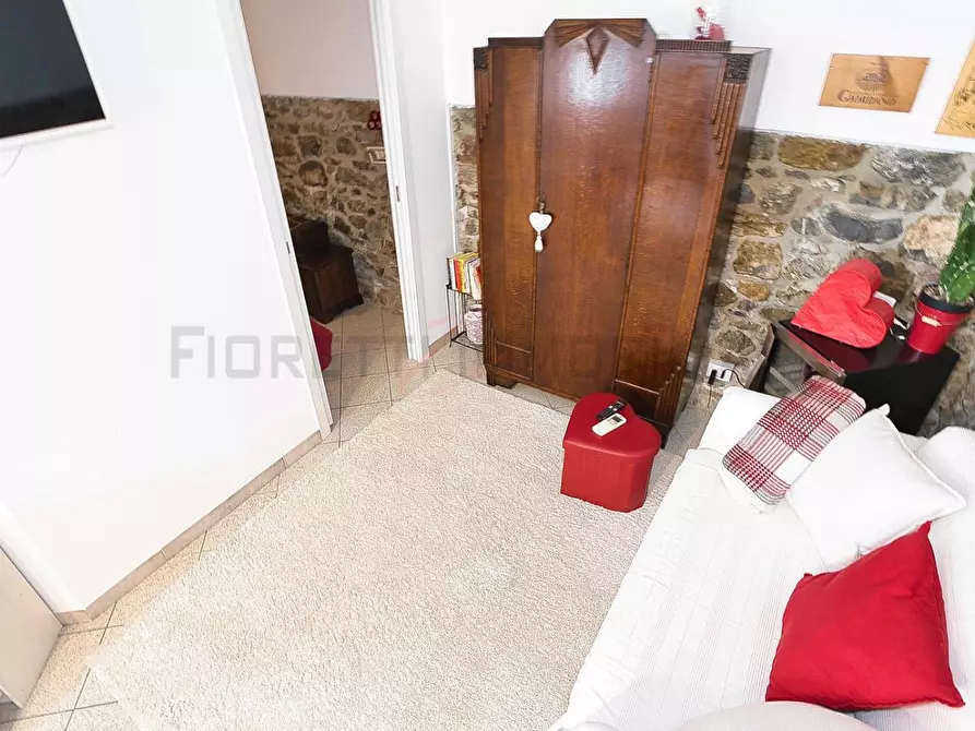 Immagine 10 di Appartamento in vendita  a Suvereto