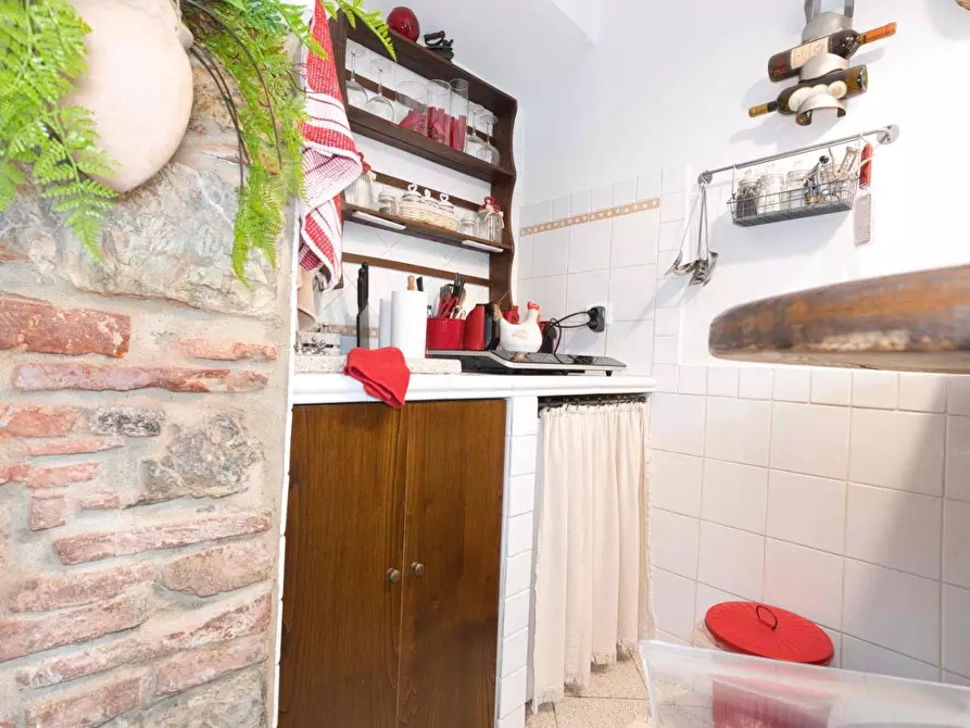 Immagine 14 di Appartamento in vendita  a Suvereto