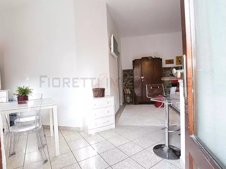 Immagine 11 di Appartamento in vendita  a Suvereto