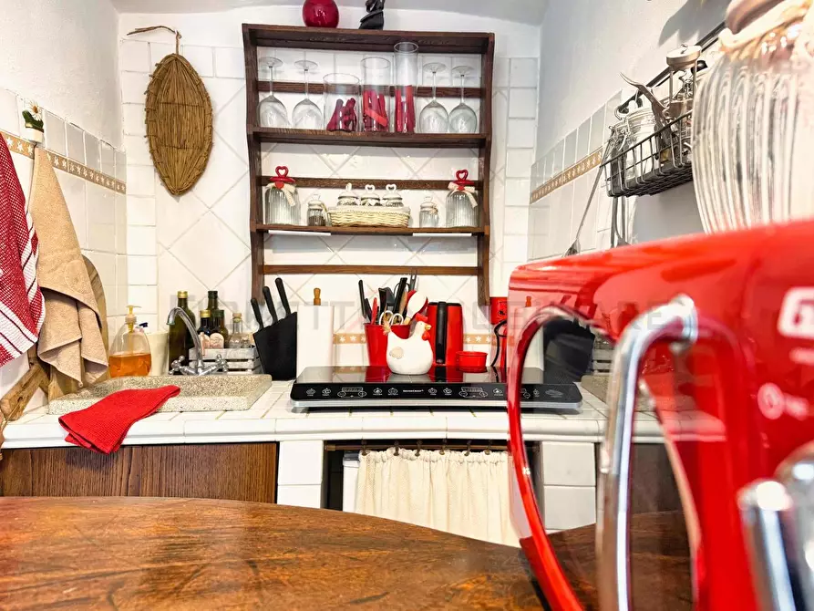 Immagine 19 di Appartamento in vendita  a Suvereto